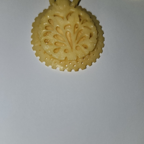 Vintage Carved Bone Necklace - Picture 4 of 4